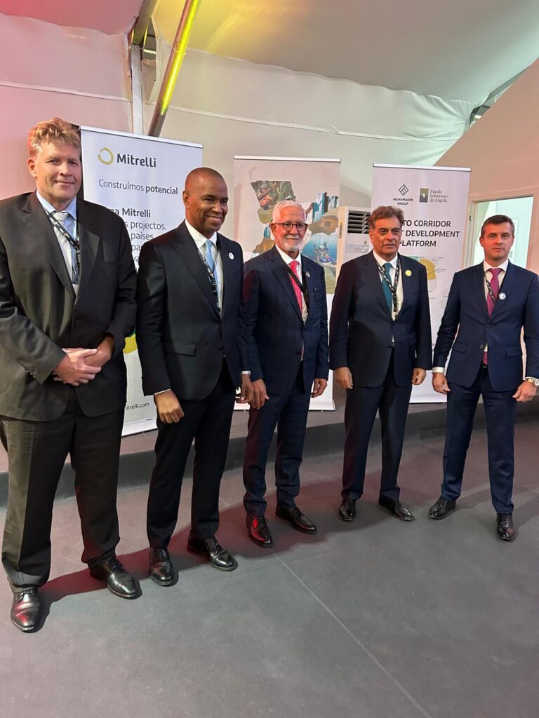 Mitrelli and HYDRO-LINK MOU Signing Ceremony - Paul Hinks, Chairman and CEO, HYDRO-LINK, António Henriques da Silva, partner HYDRO-LINK, Alex van Hoeken, partner HYDRO-LINK, Haim Taib Founder & CEO of Menomadin & Mitrelli Group and Rodrigo Manso, CEO Mitrelli